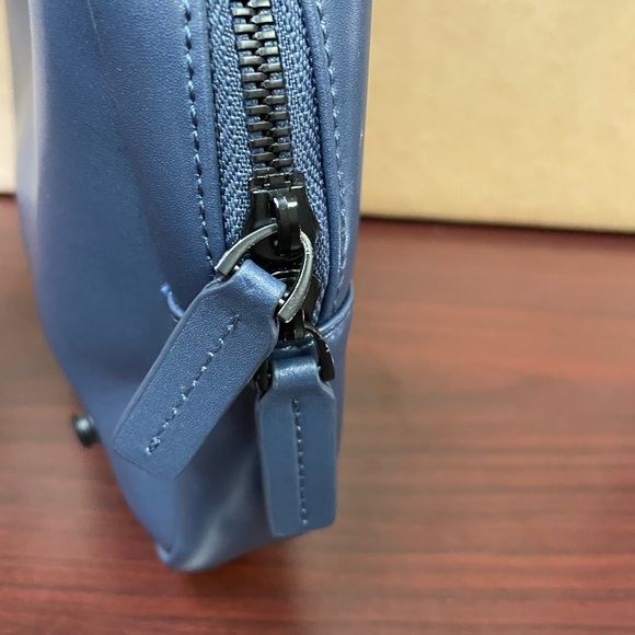 Monos Toiletry Case Travel Bag Zip Around Vegan Leather Blue - Picture 3 of 9